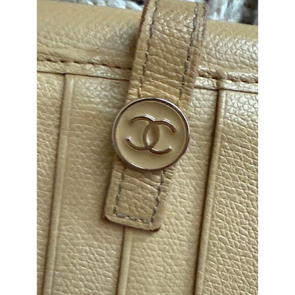 Chanel Vintage Camel Colored Long Snap Wallet - Picture 3 of 10